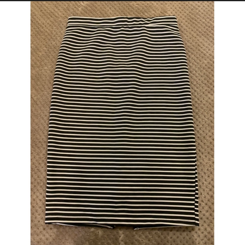 women’s skirt size medium